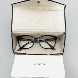 Ladies GUCCI eye glass frame.